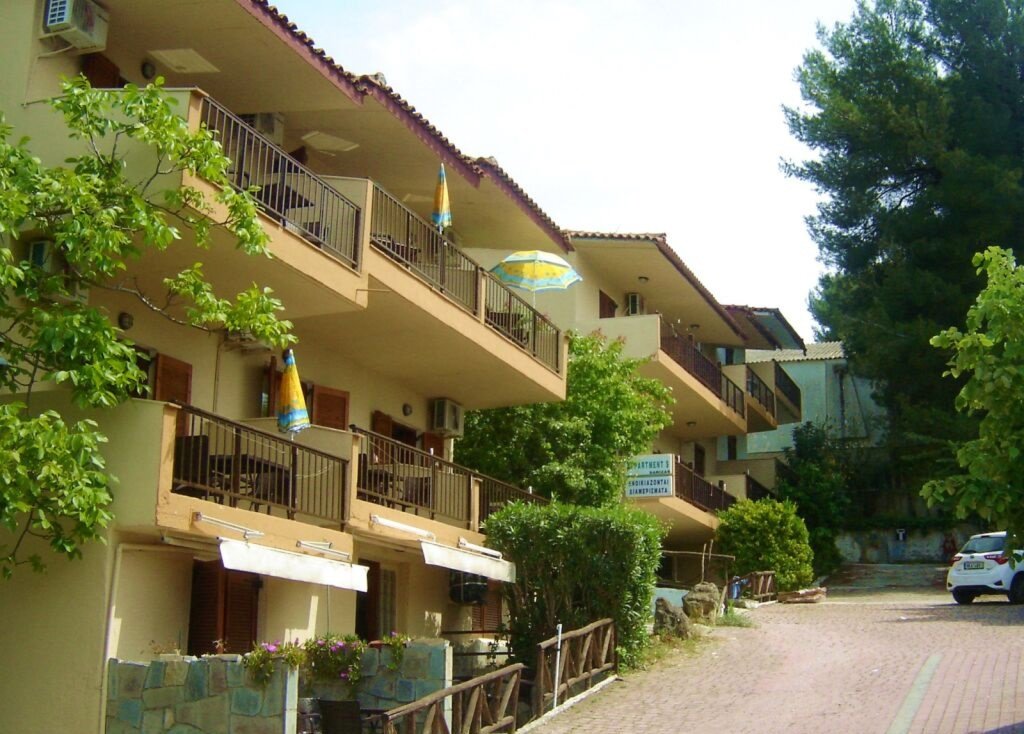 Sarizas apartments Siviri
